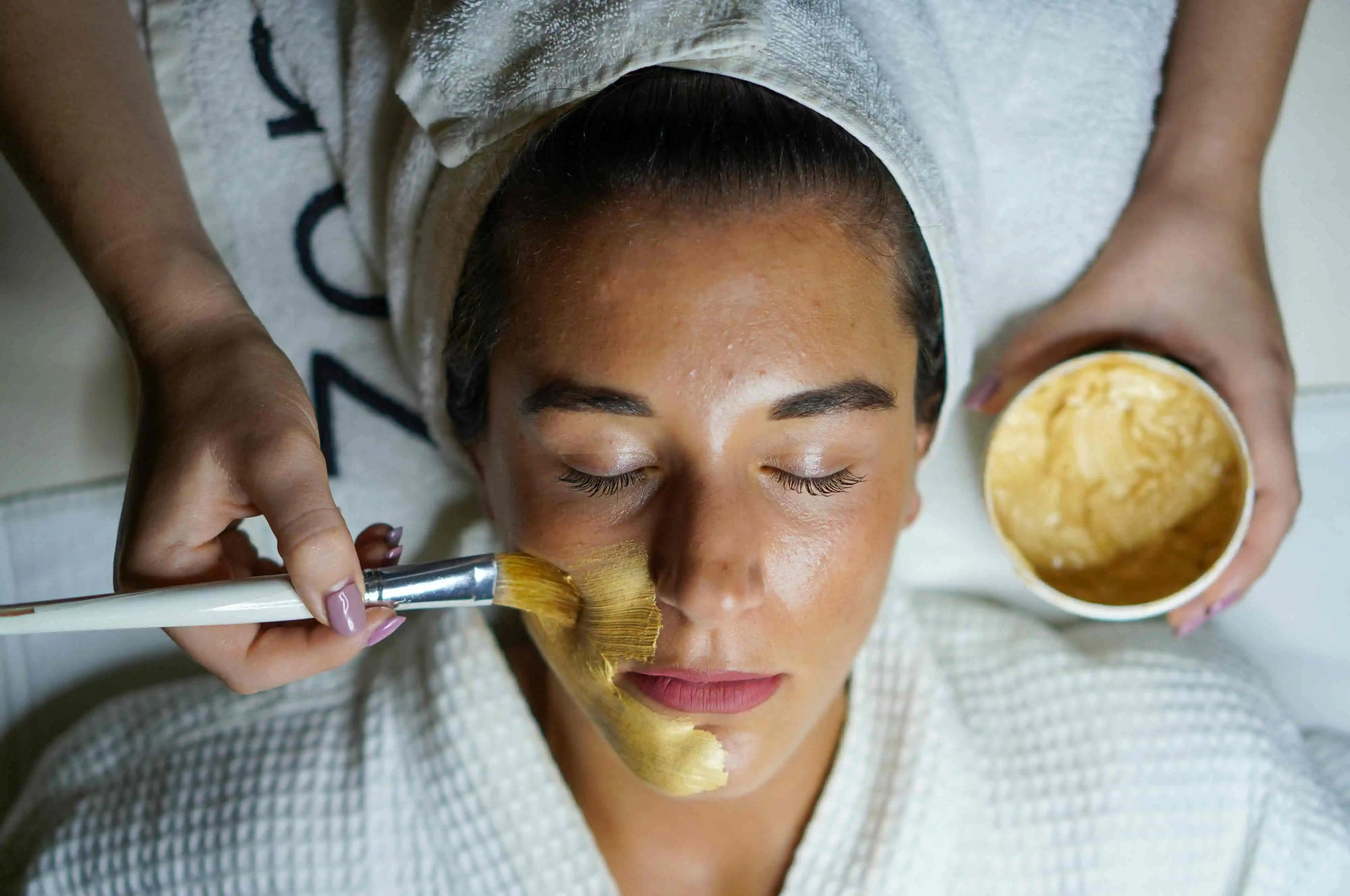 VLCC Kesar and Chandan Facial