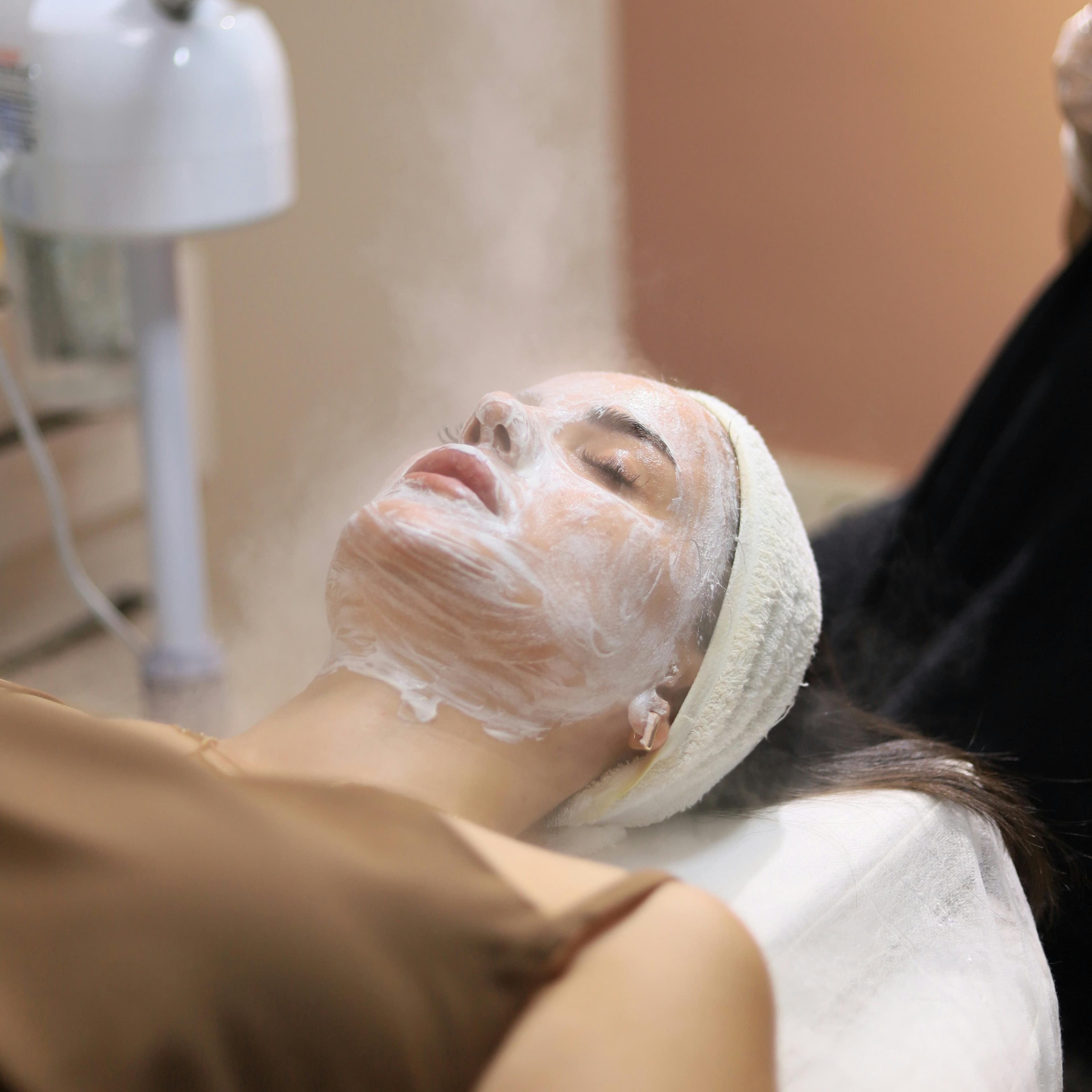 VLCC Steam Extraction Facial