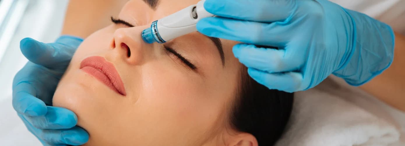 सेलिब्रिटीज़ की ग्लोइंग स्किन का राज़? हाइड्राफेशियल