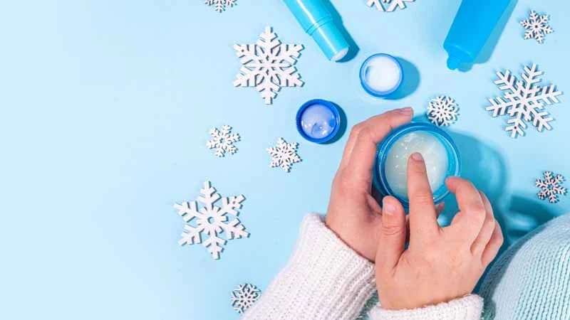 The Right Way To Layer Skincare In Winter: For Oily, Dry & Combination Skin