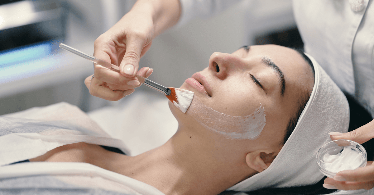 Chemical Peel in Dubai: Best Ones for Each Concern, Prices, and Procedure